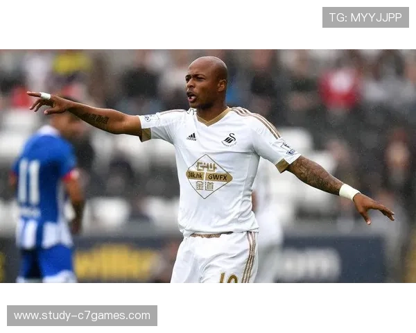 斯旺西俱乐部宣布新签约球员并准备迎接新赛季挑战 斯旺西俱乐部宣布新签约球员并准备迎接新赛季挑战