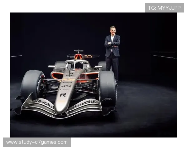 新赛季F1格局生变车队博弈升级冠军争夺悬念再起技术规则变革车手转会看点频出