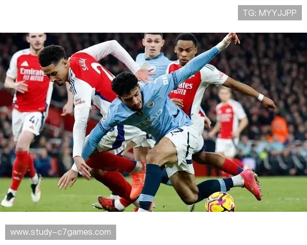 焦点对决引爆全场豪门鏖战掀起联赛争冠狂潮球迷热情高涨再创收视新高