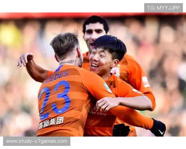 足坛巨星加盟风潮再起 多家顶级俱乐部展开激烈竞争