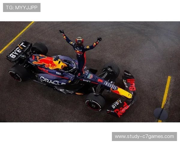 F1赛季重磅消息:维斯塔潘再度登顶冠军,赛车技术突破引领未来发展趋势 F1赛季重磅消息:维斯塔潘再度登顶冠军,赛车技术突破引领未来发展趋势