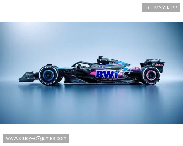 F1赛季激烈角逐 新规则影响车队表现 赛车技术创新助力争冠